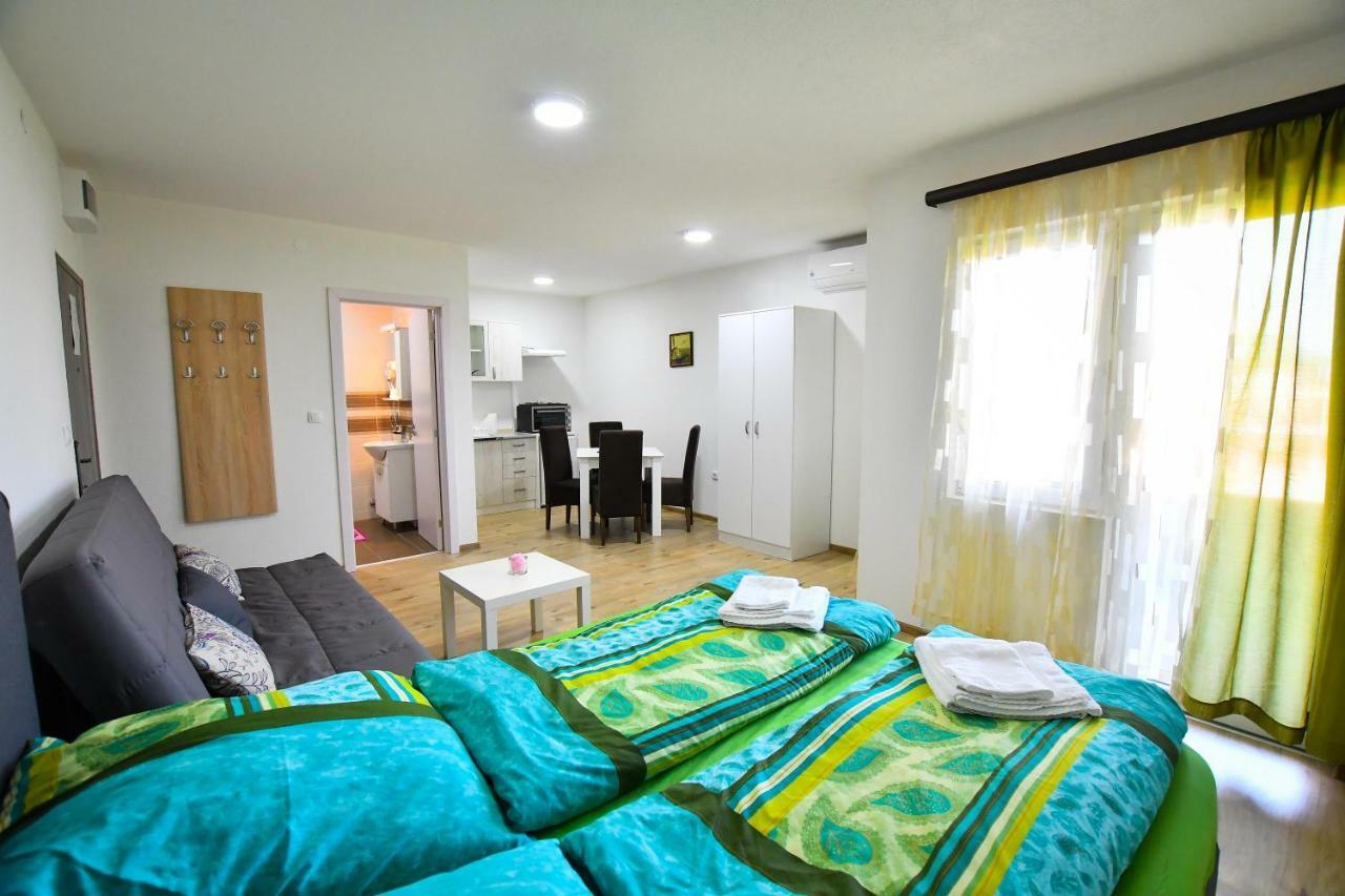 Vulsa Apartmani Kladovo Esterno foto